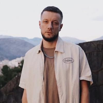 Your Photo in Different Eras - Input